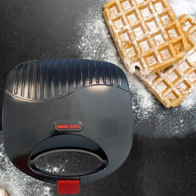 Гофретник с незалепващо покритие „CrispyWaffle“ 750W