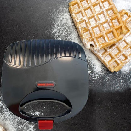Гофретник с незалепващо покритие „CrispyWaffle“ 750W